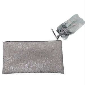 NEW MAC Cosmetics Holiday Makeup Cosmetic Bag & 143SES Medium Face Fan Brush